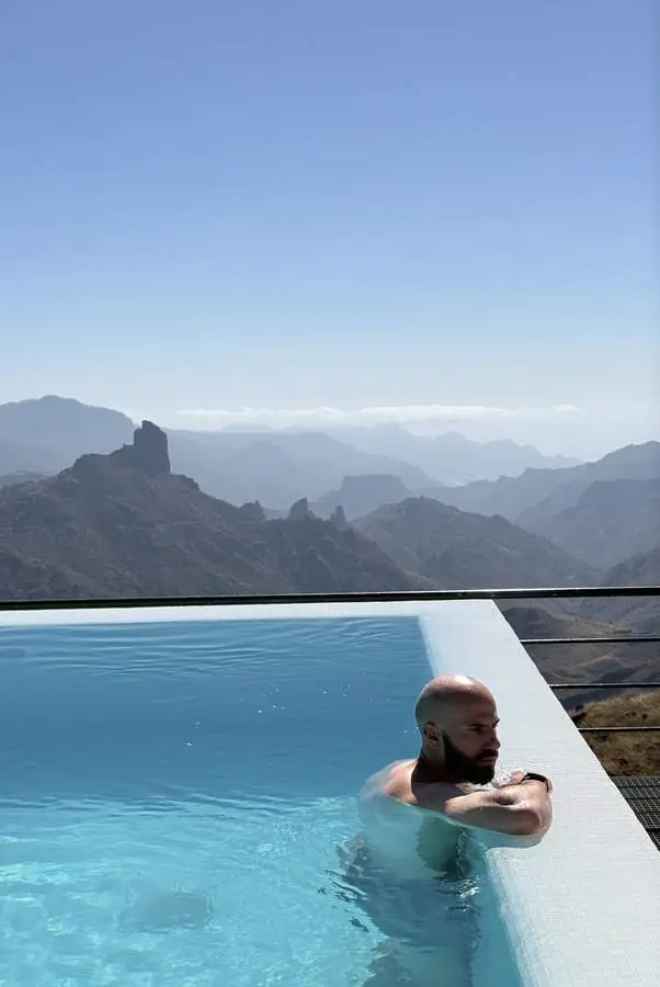 Ross Shemeliak, travel
